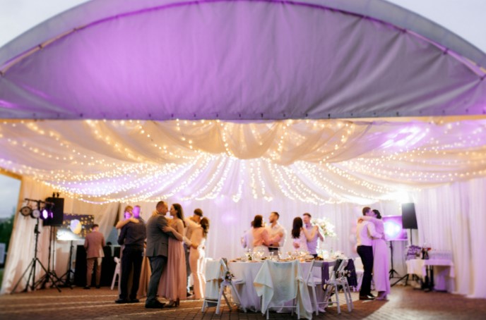 атмосфера свята на банкеті